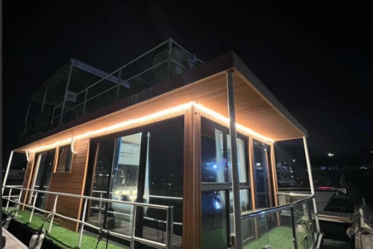 diamond house boat Abu Dhabi