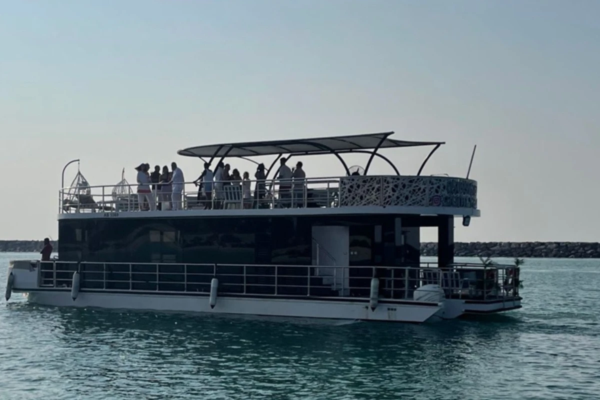 house boat Abu Dhabi