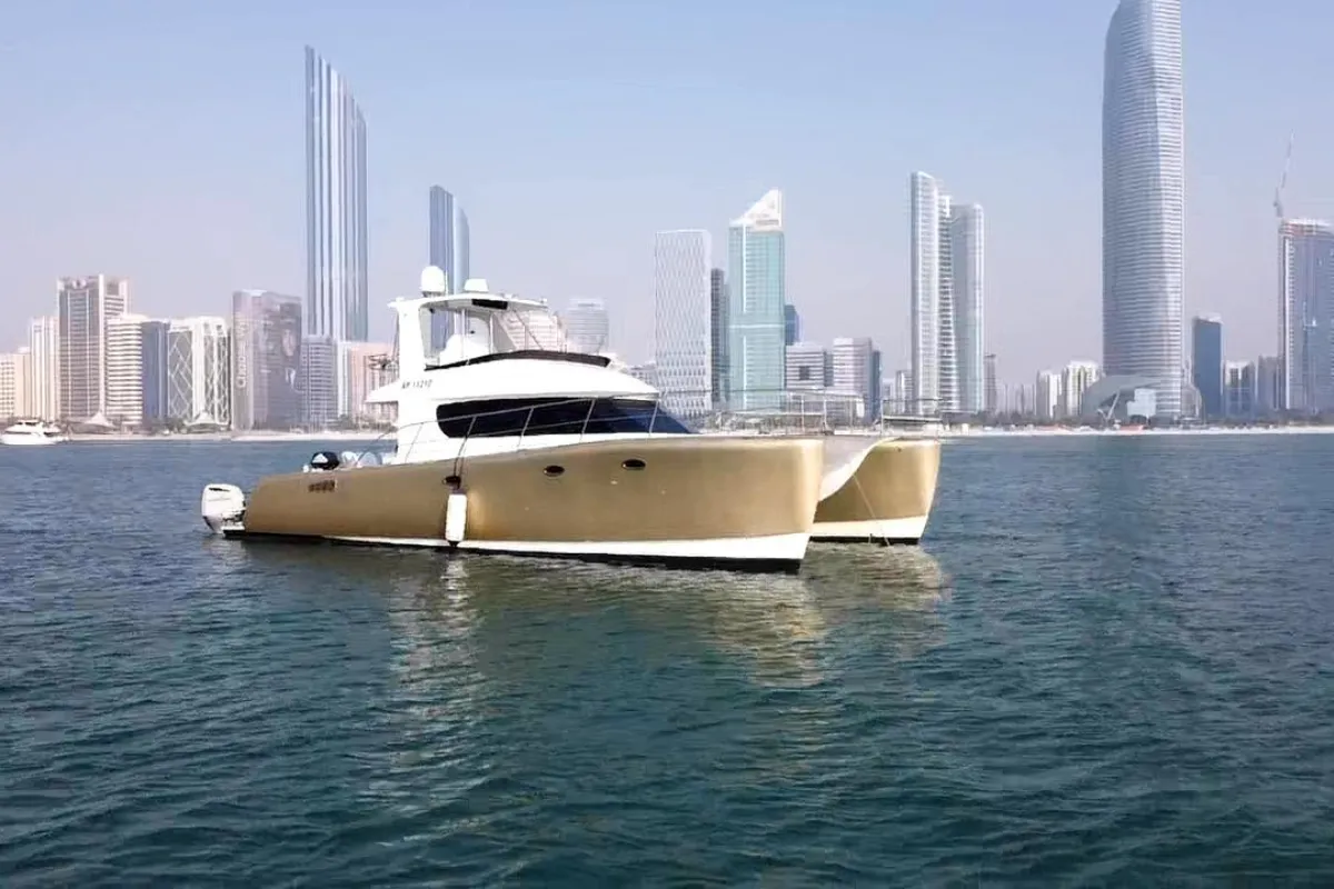 catamaran Abu Dhabi